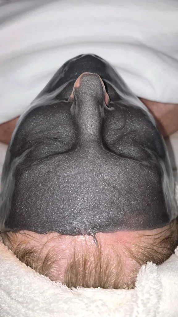 Luminous Skin Lab | Where to Buy Professional Jelly Masks (And What to Avoid) Cooling jelly mask applied after exfoliation to calm skin and reduce redness